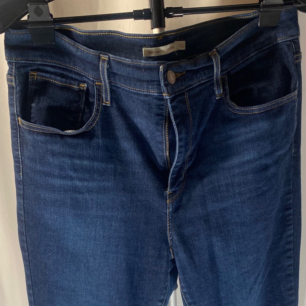 Levi’s 720 High Rise Super Skinny Jeans Women’s 32 Dark Wash Stretch